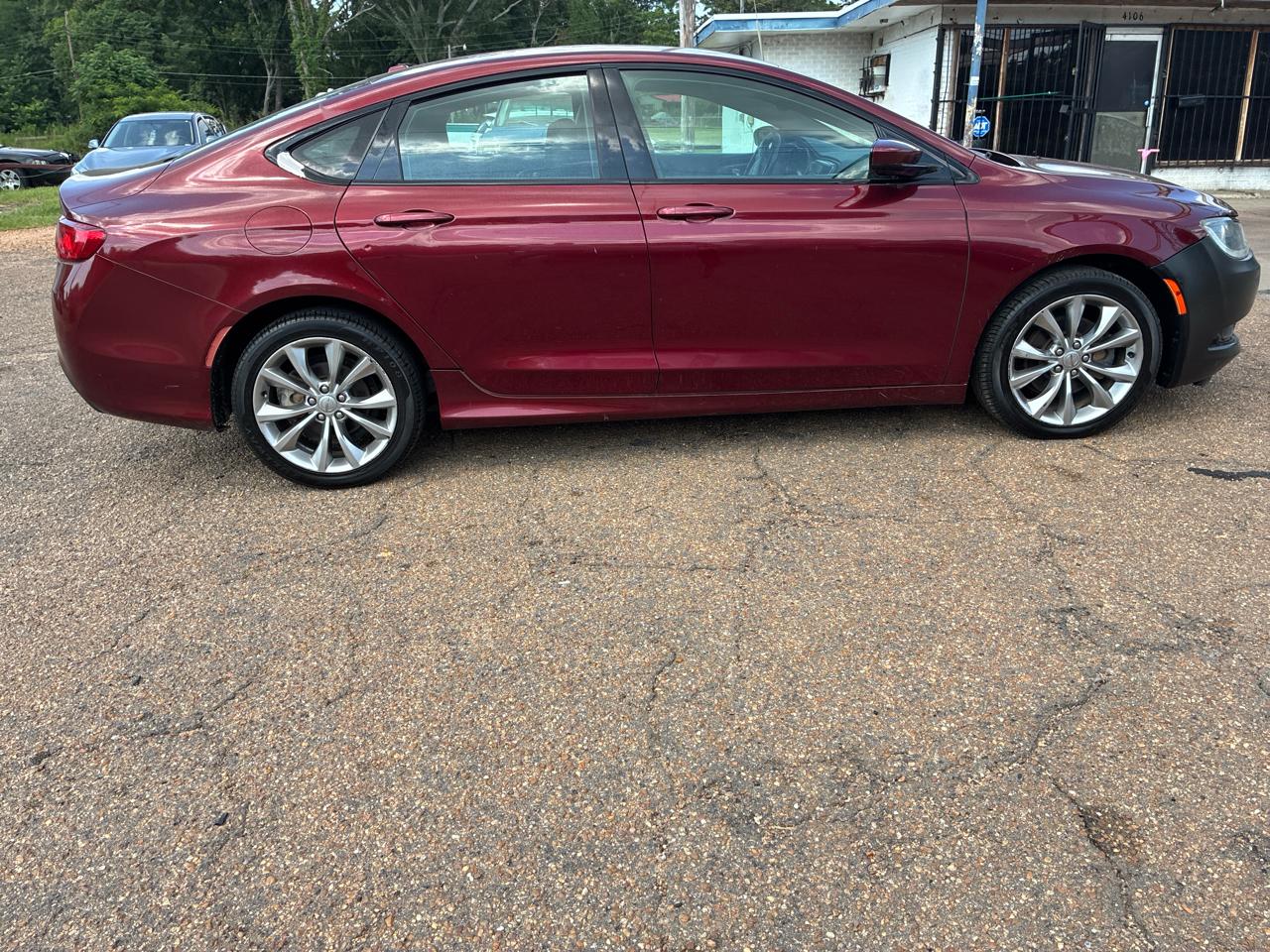 Chrysler 200 4dr Sdn S FWD 2015