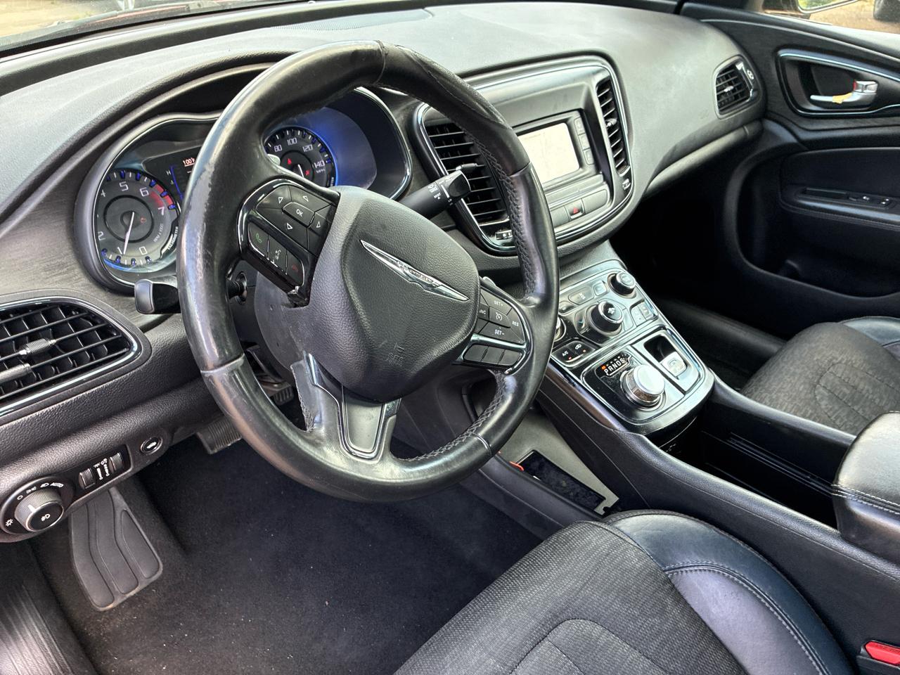 Chrysler 200 4dr Sdn S FWD 2015