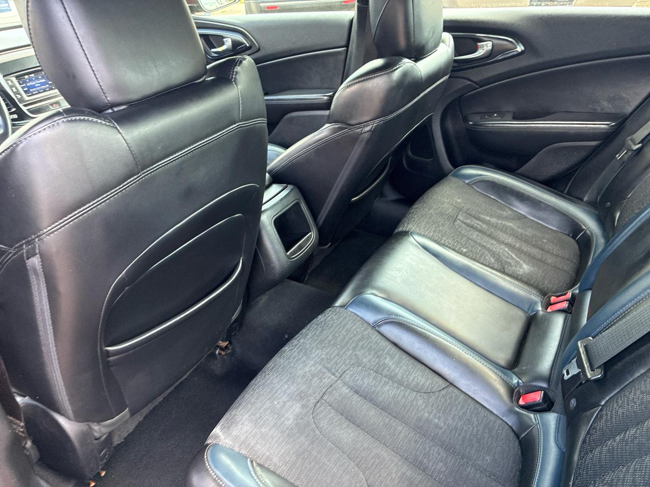 Chrysler 200 4dr Sdn S FWD 2015
