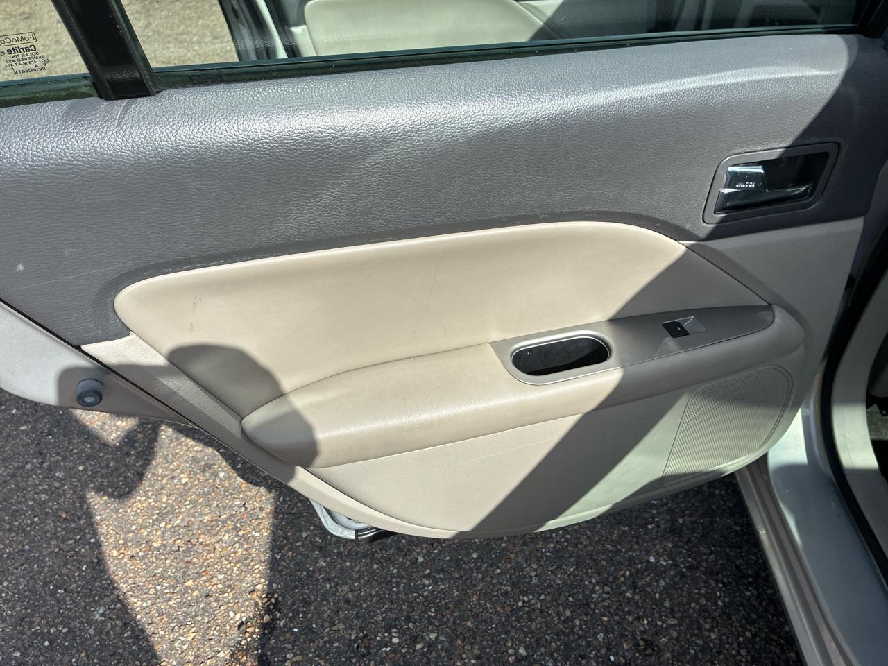Ford Fusion 4dr Sdn SEL FWD 2010