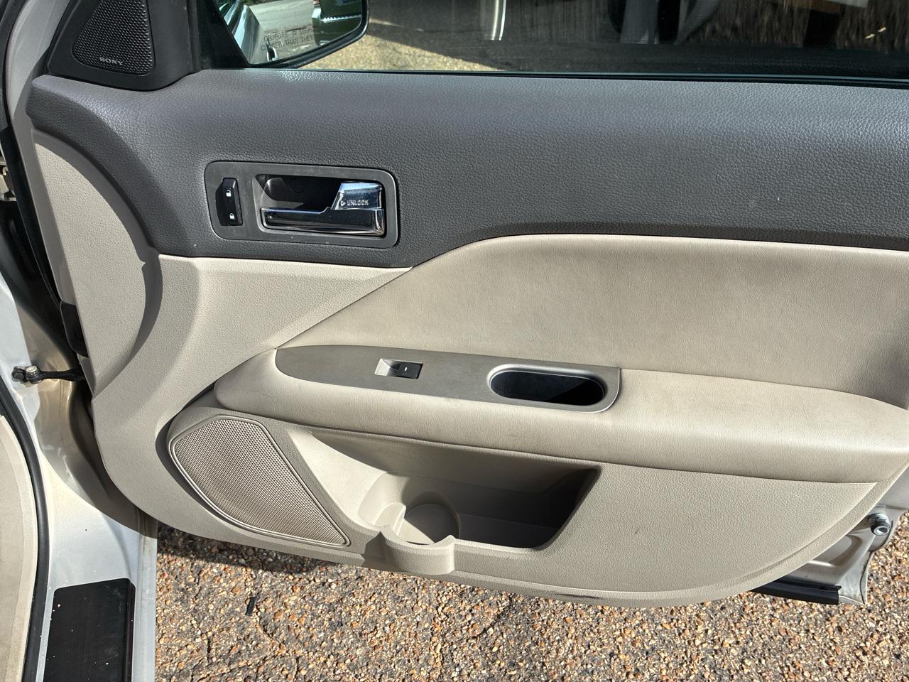 Ford Fusion 4dr Sdn SEL FWD 2010