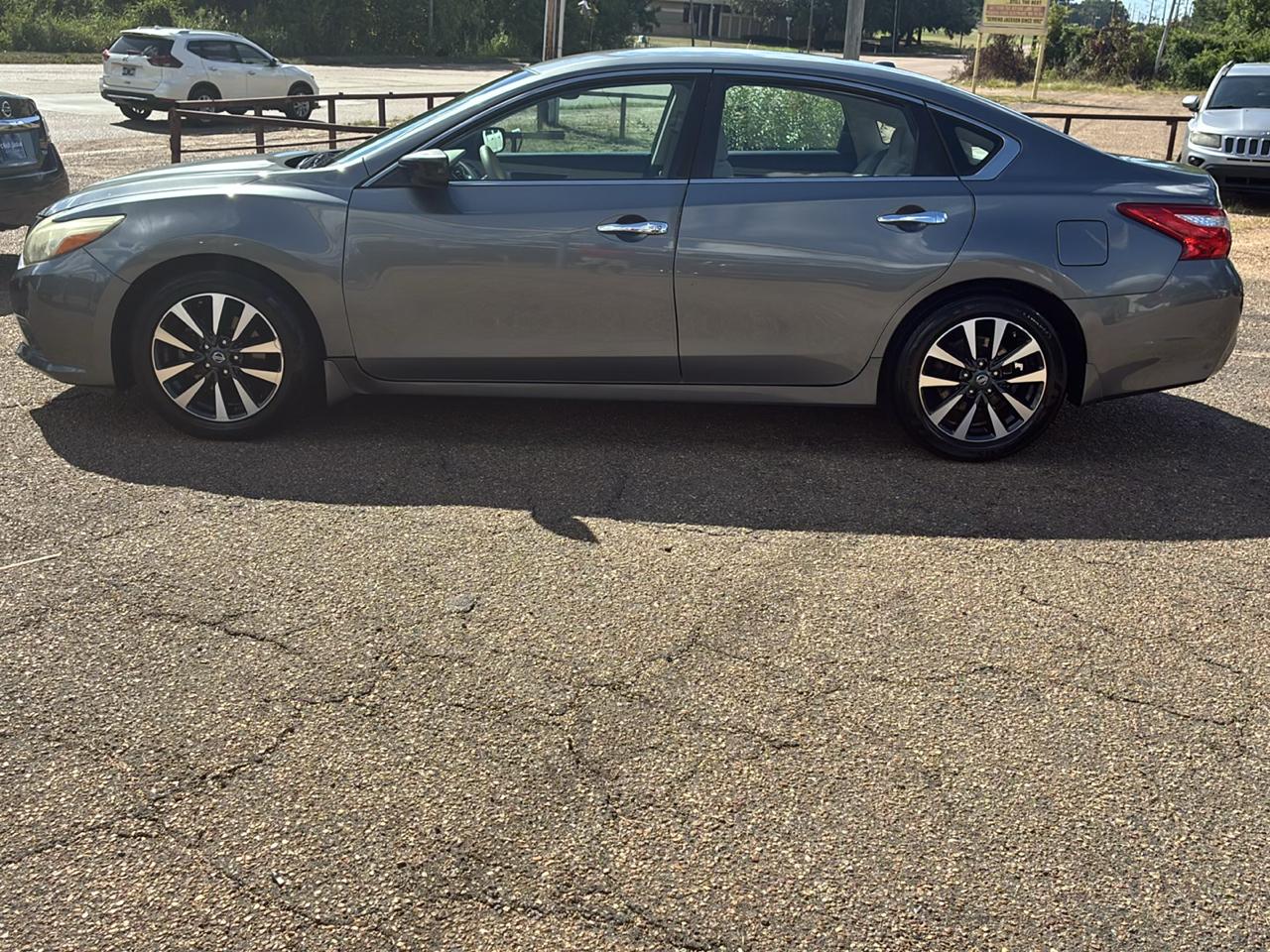 Nissan Altima 4dr Sdn I4 2.5 SV 2016