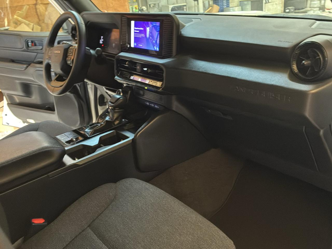 Toyota Land Cruiser 4WD (Natl) 2024