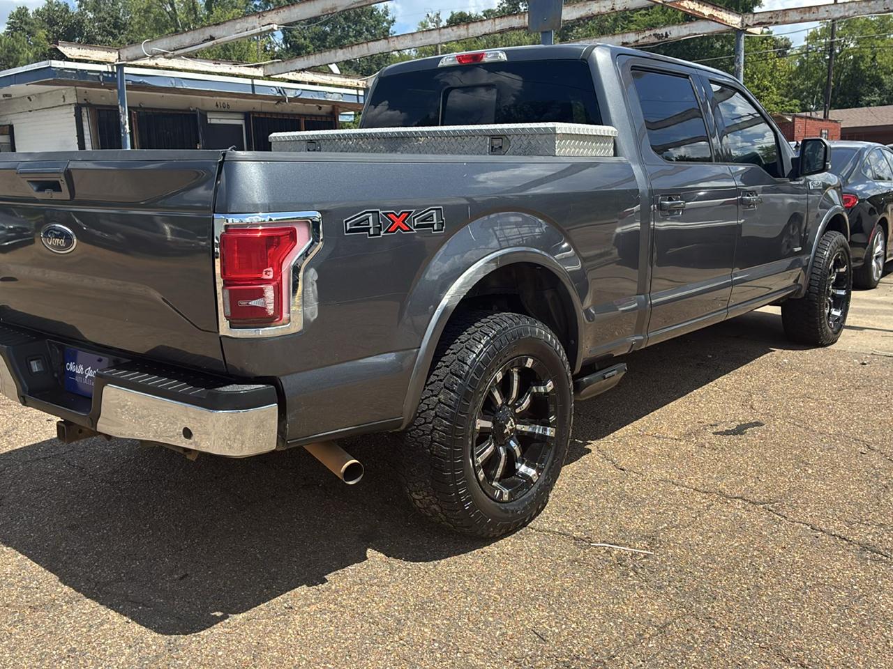 Ford F-150 4WD SuperCrew 157" Lariat w/HD Payload Pkg 2015