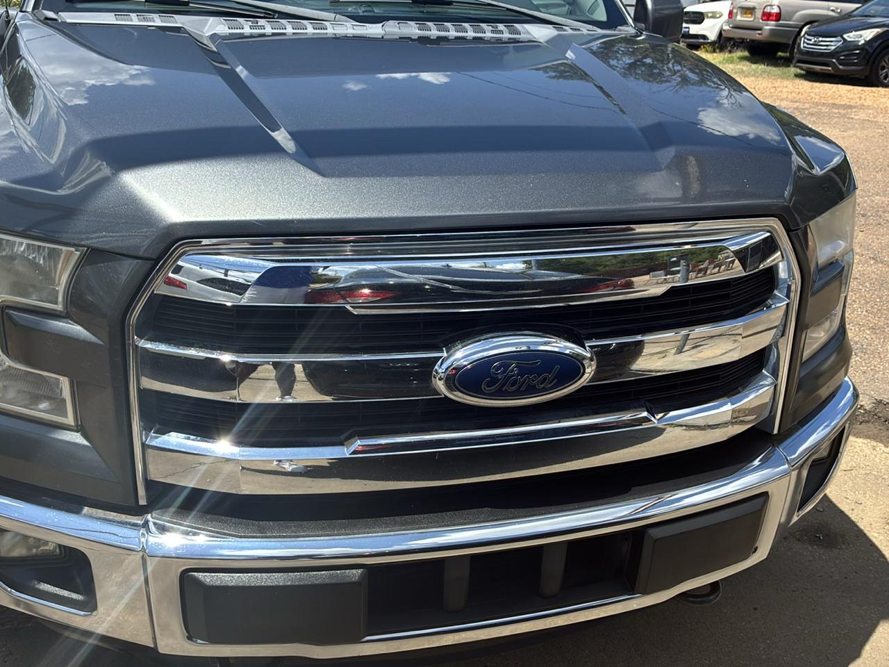 Ford F-150 4WD SuperCrew 157" Lariat w/HD Payload Pkg 2015