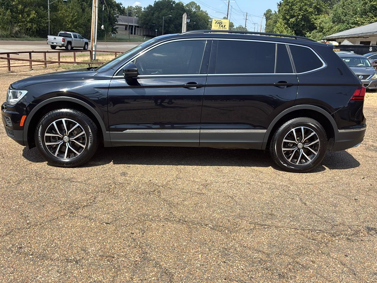 Volkswagen Tiguan 2.0T SE R-Line Black FWD 2021