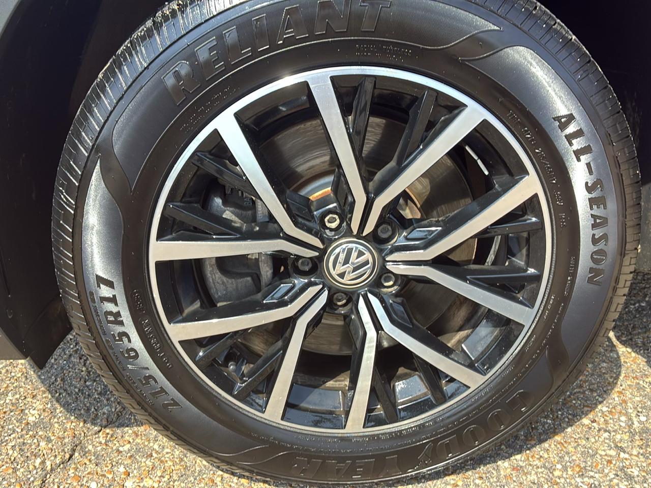 Volkswagen Tiguan 2.0T SE R-Line Black FWD 2021