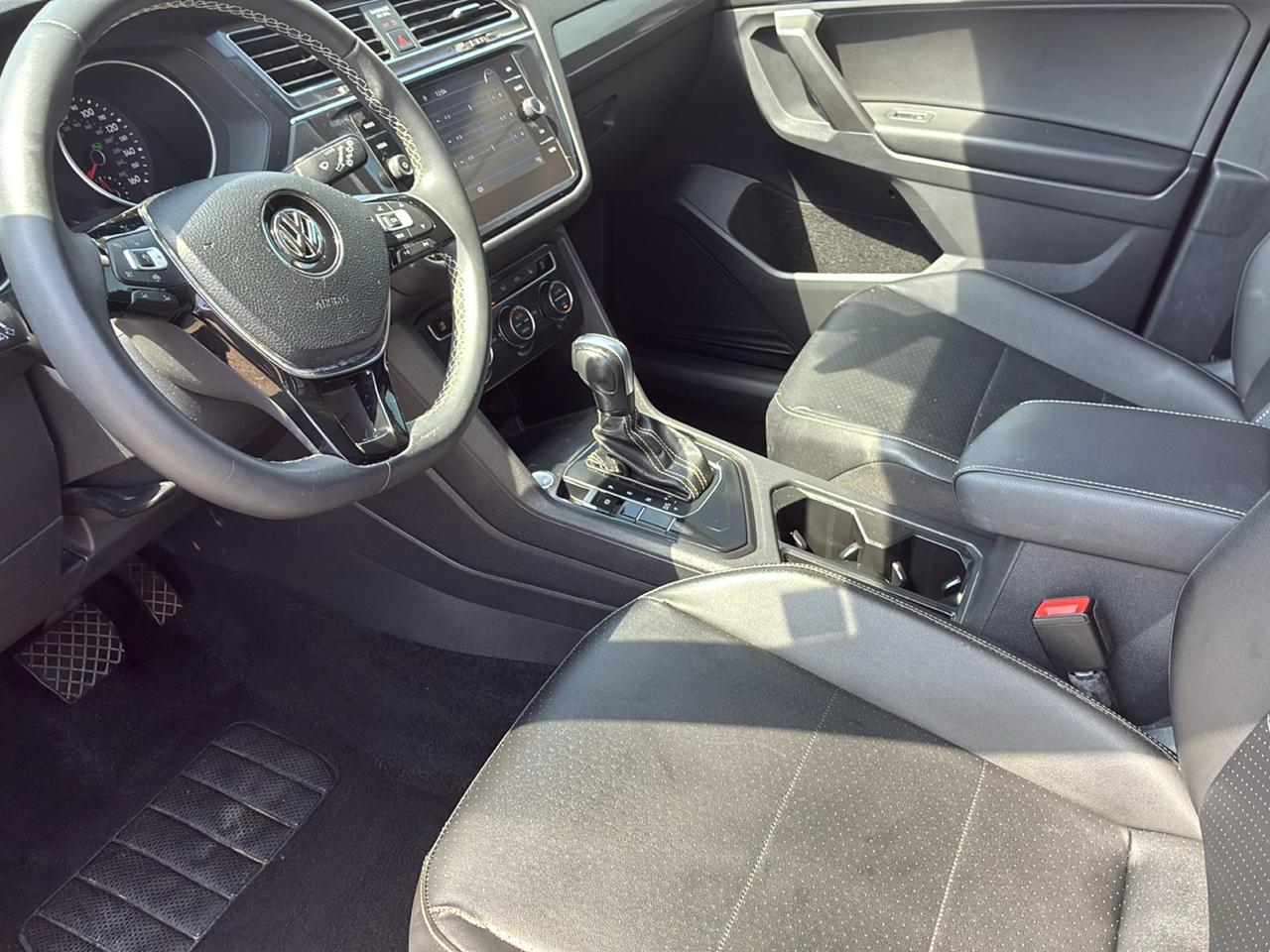 Volkswagen Tiguan 2.0T SE R-Line Black FWD 2021