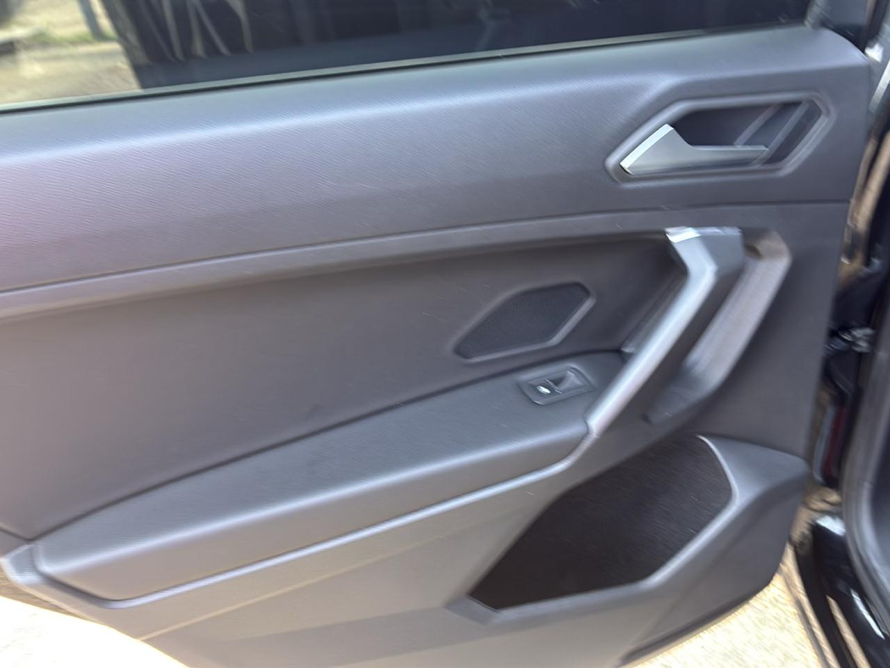 Volkswagen Tiguan 2.0T SE R-Line Black FWD 2021
