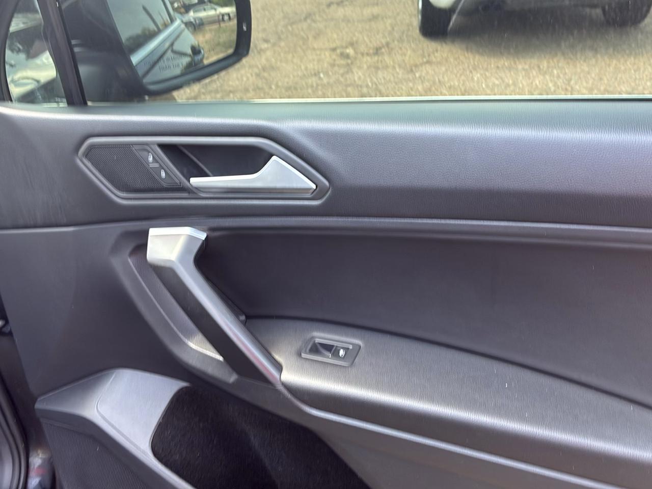 Volkswagen Tiguan 2.0T SE R-Line Black FWD 2021