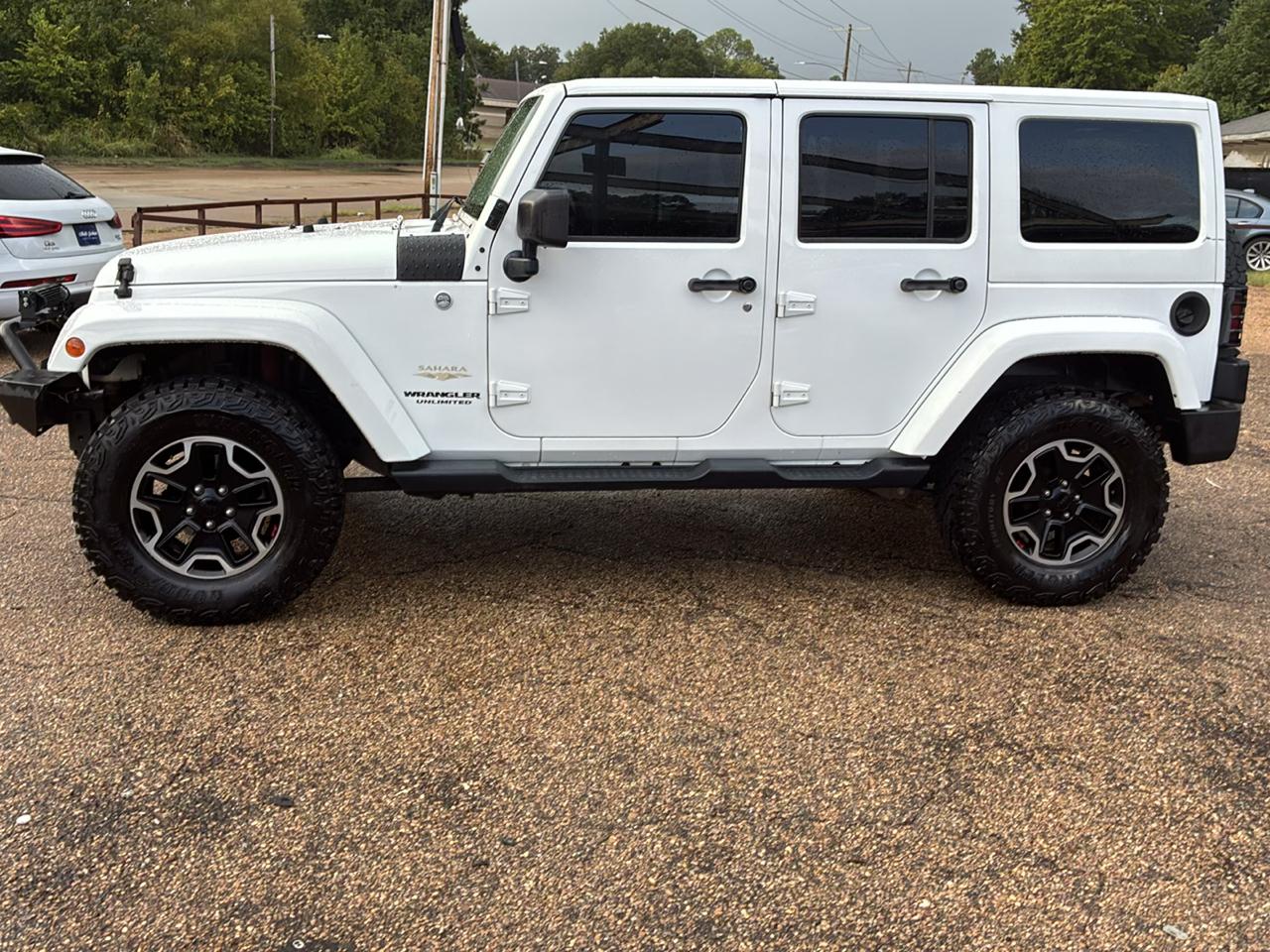 Jeep Wrangler Unlimited 4WD 4dr Sahara 2014