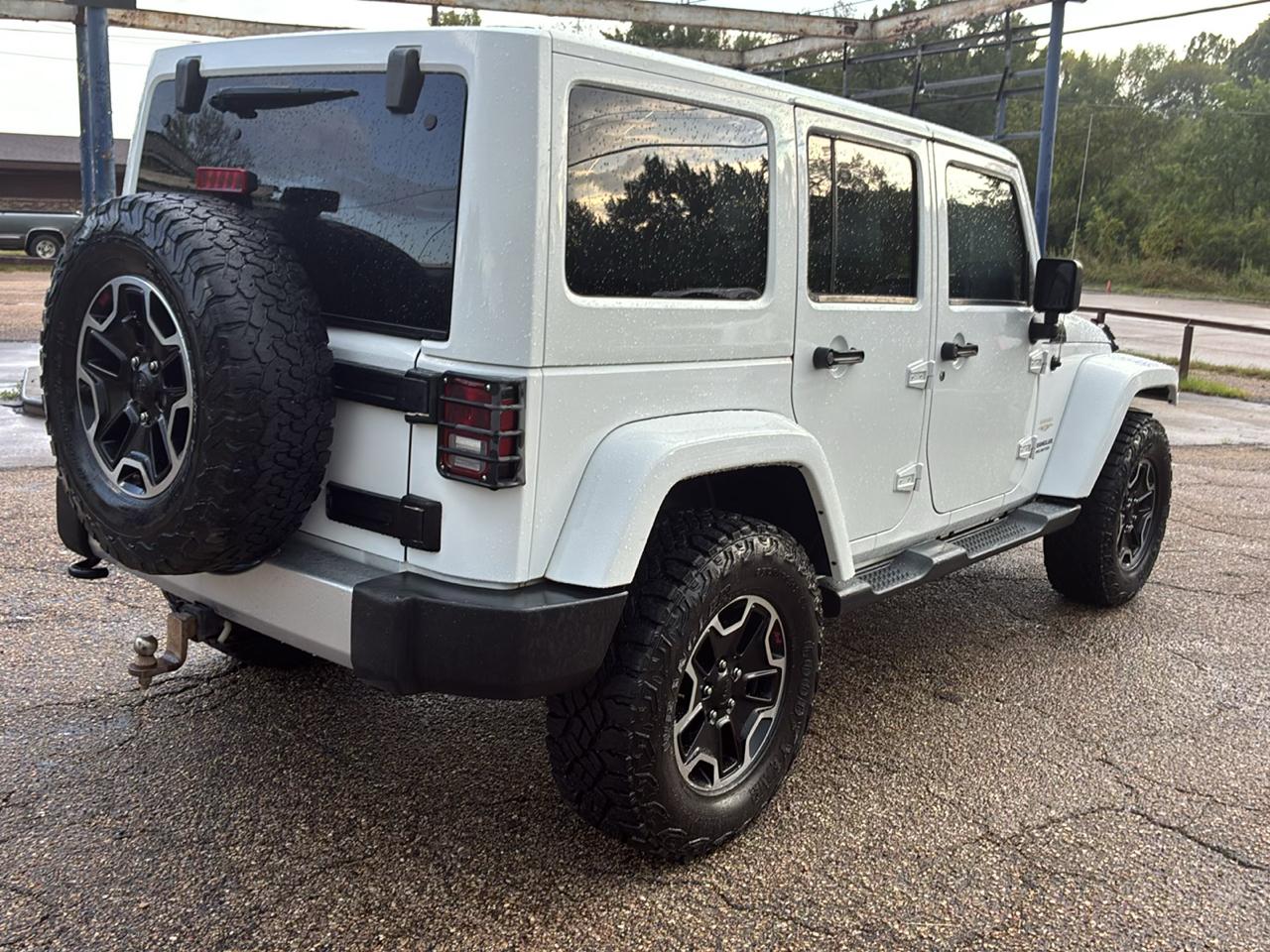 Jeep Wrangler Unlimited 4WD 4dr Sahara 2014
