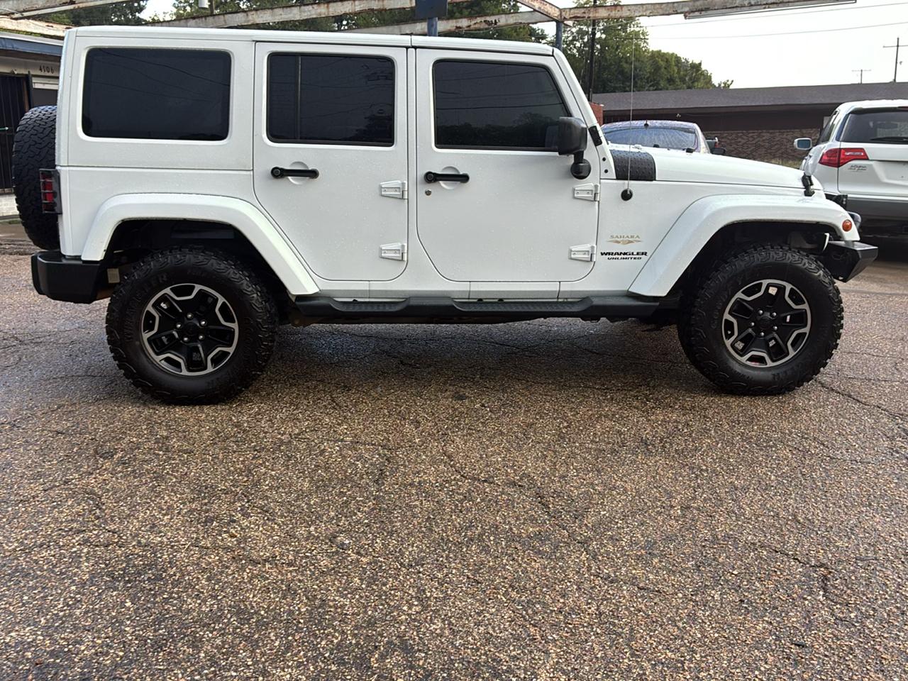 Jeep Wrangler Unlimited 4WD 4dr Sahara 2014