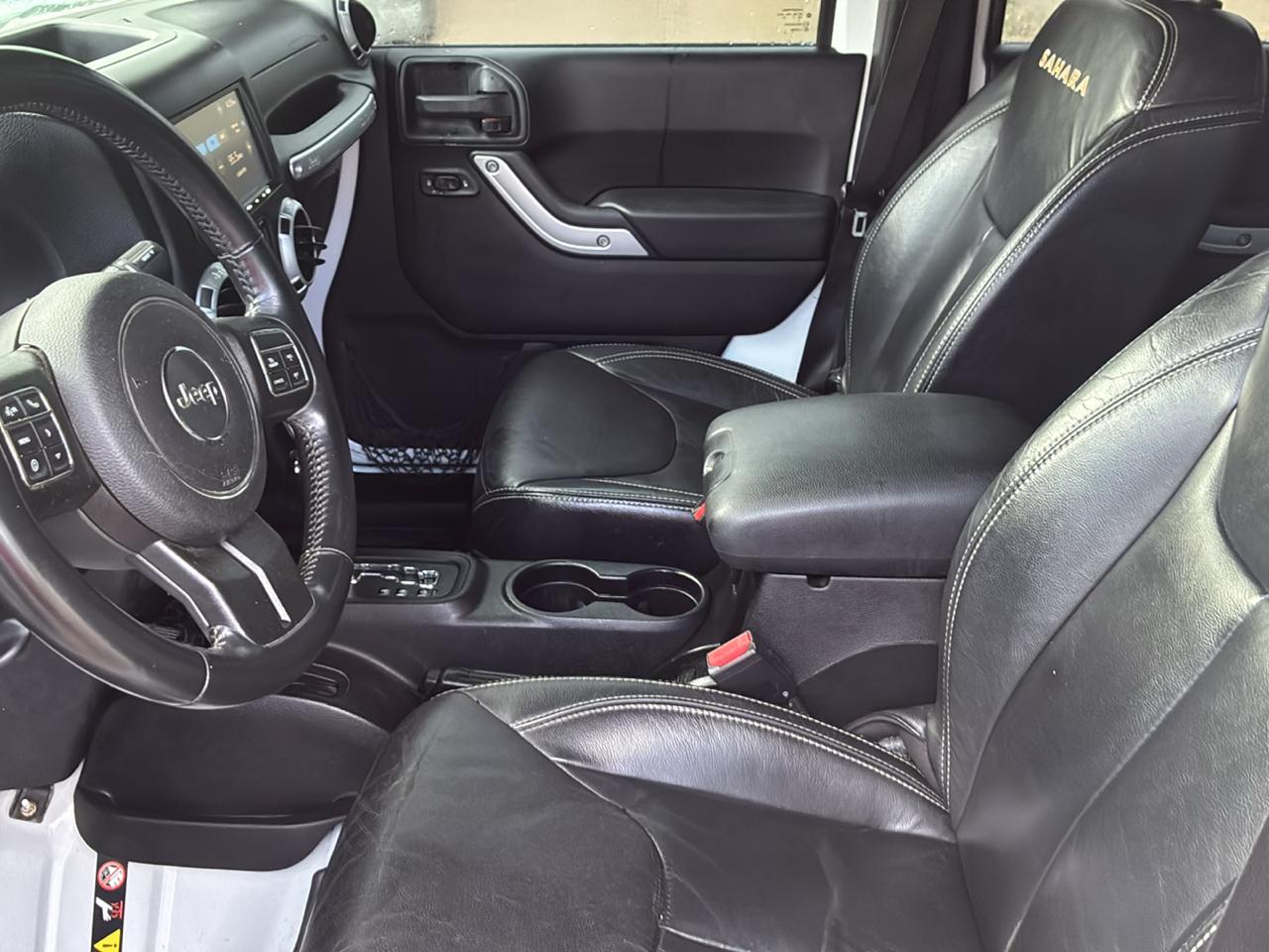 Jeep Wrangler Unlimited 4WD 4dr Sahara 2014