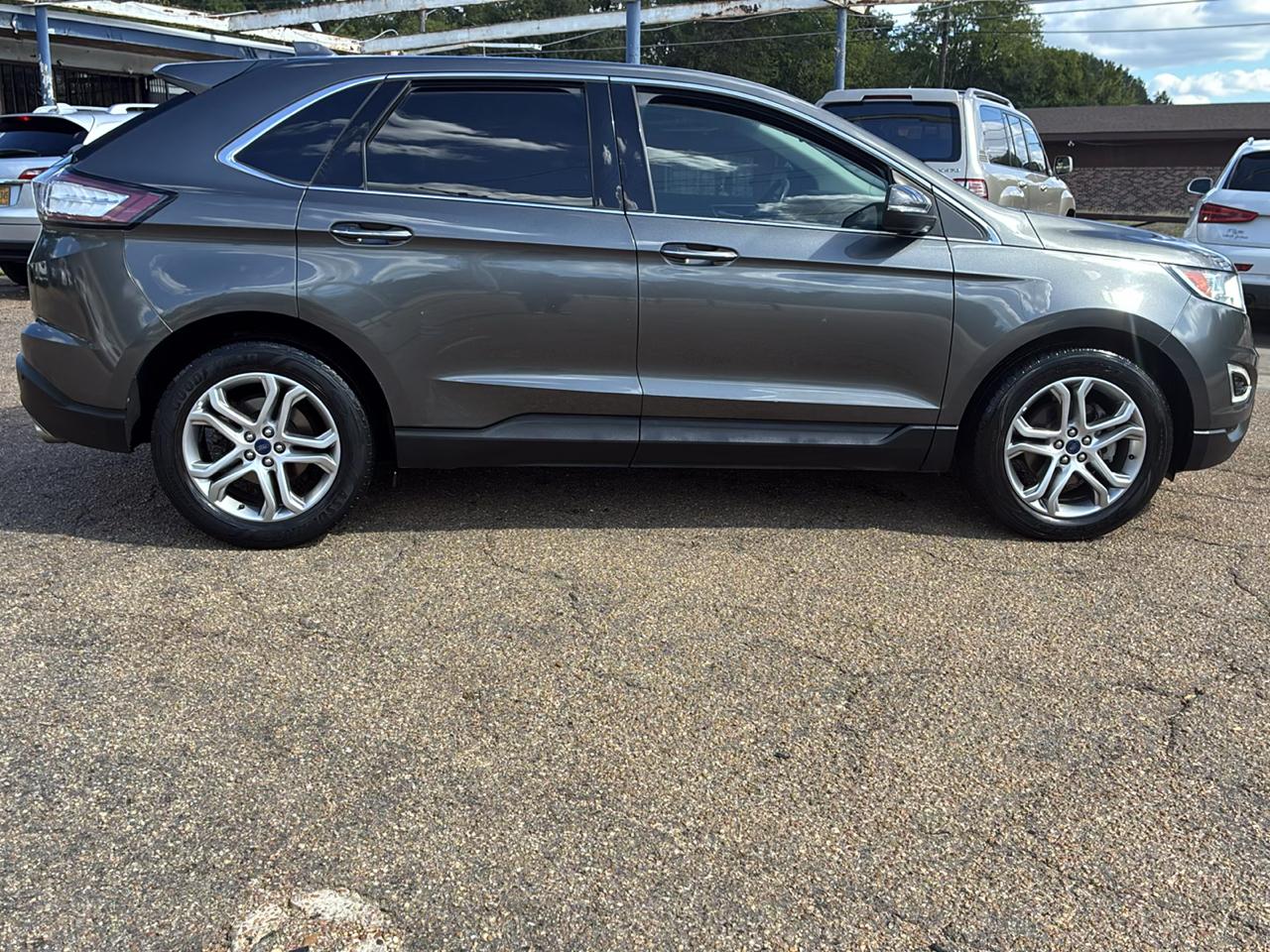 Ford Edge 4dr Titanium FWD 2016