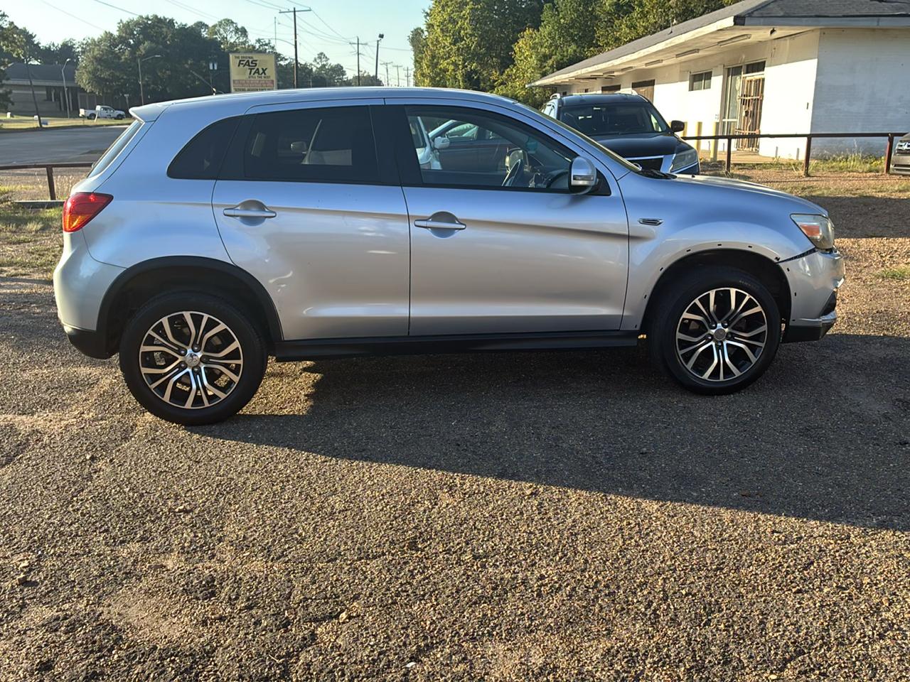 Mitsubishi Outlander Sport 2WD 4dr CVT 2.4 SE 2016