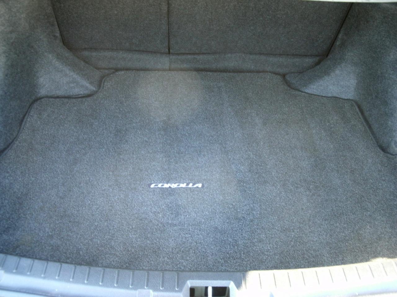 Toyota Corolla S 5-Speed MT 2012