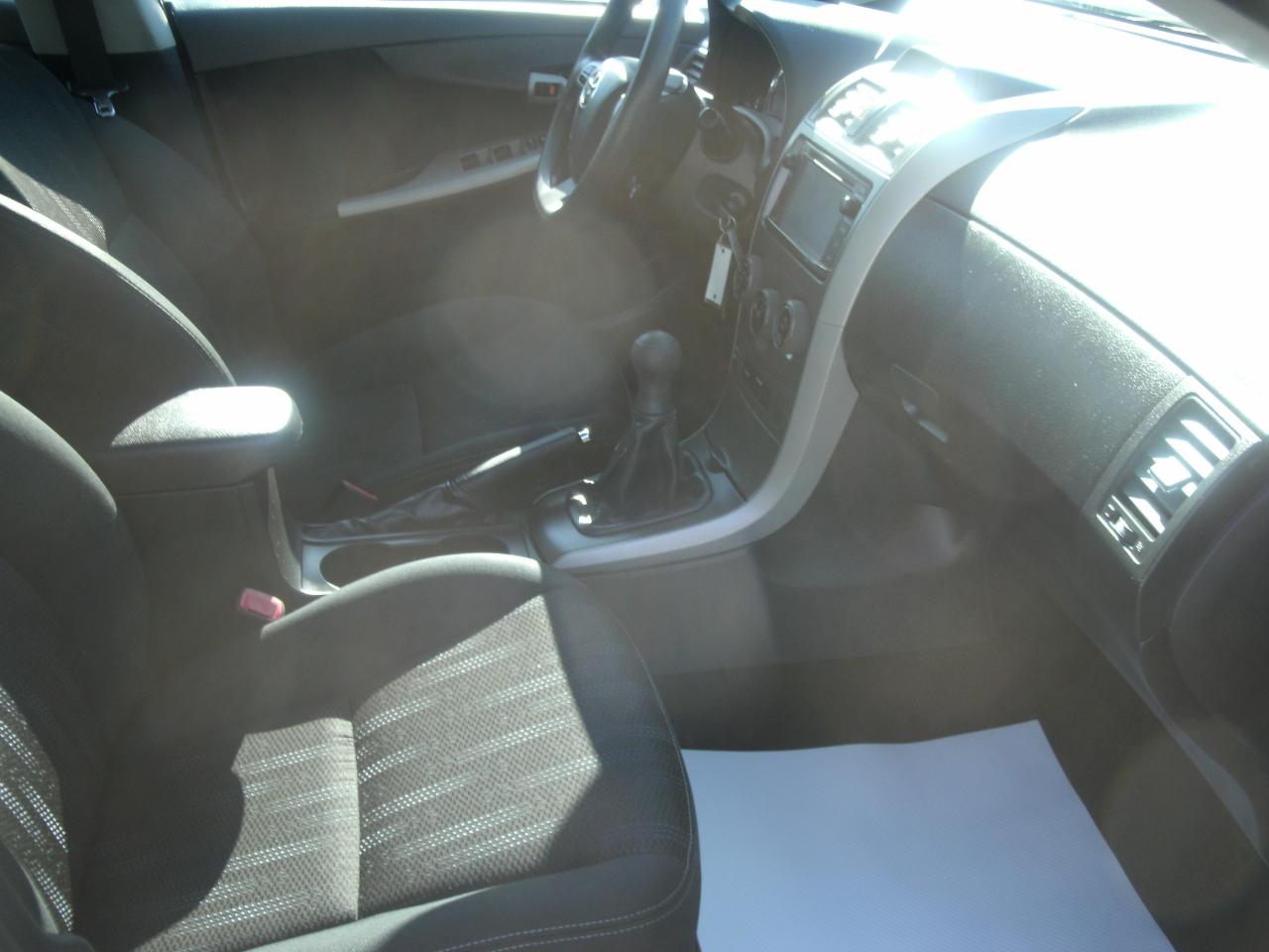 Toyota Corolla S 5-Speed MT 2012