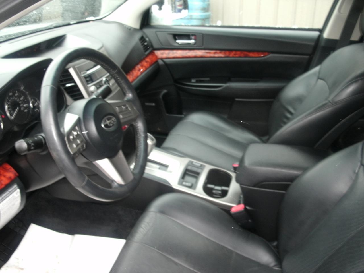 Subaru Legacy Limited 4D Sedan 2011