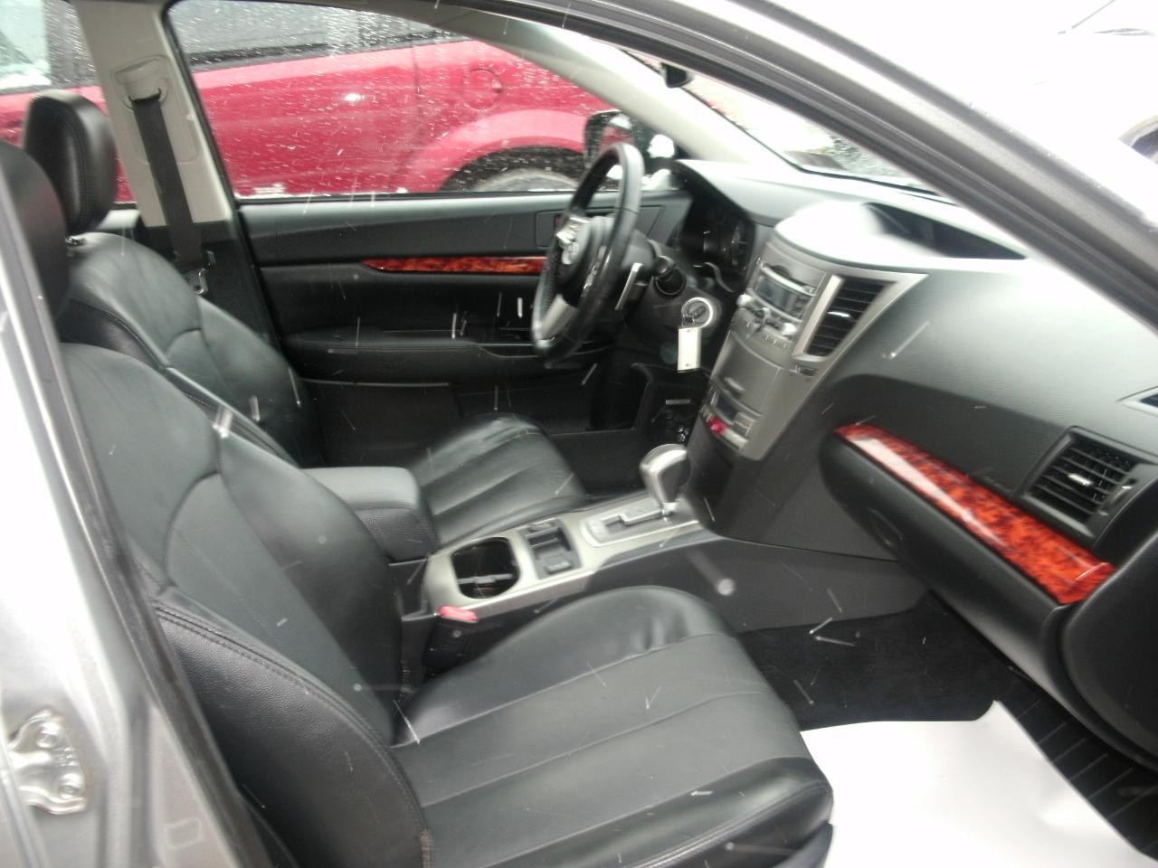 Subaru Legacy Limited 4D Sedan 2011