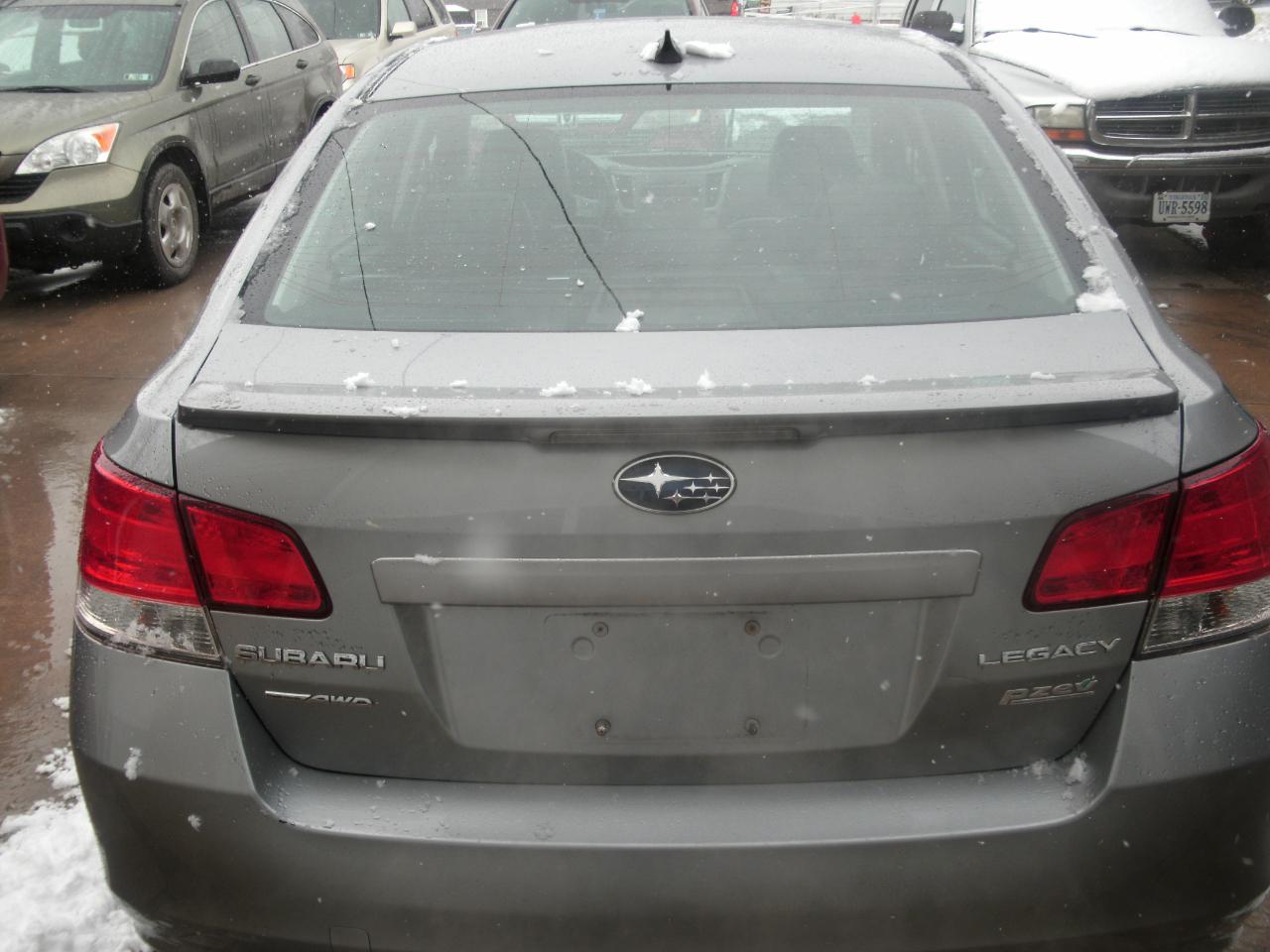Subaru Legacy Limited 4D Sedan 2011