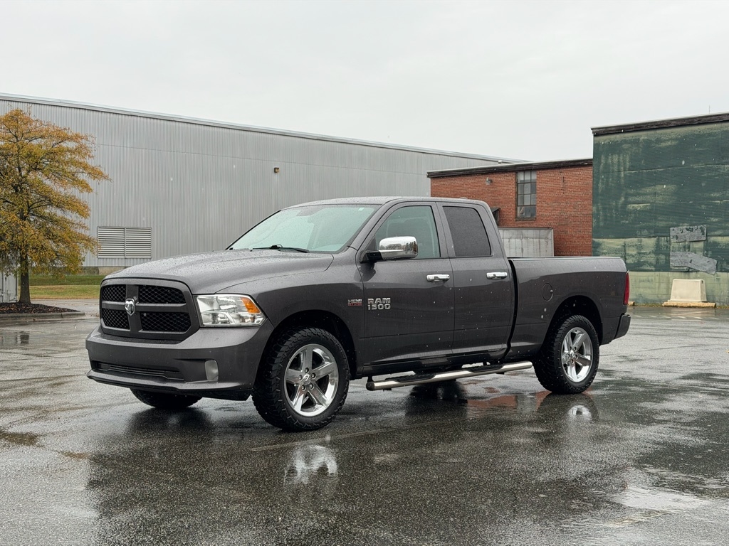 RAM 1500 Tradesman Quad Cab 4WD 2017