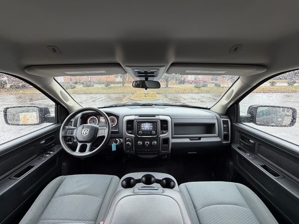 RAM 1500 Tradesman Quad Cab 4WD 2017