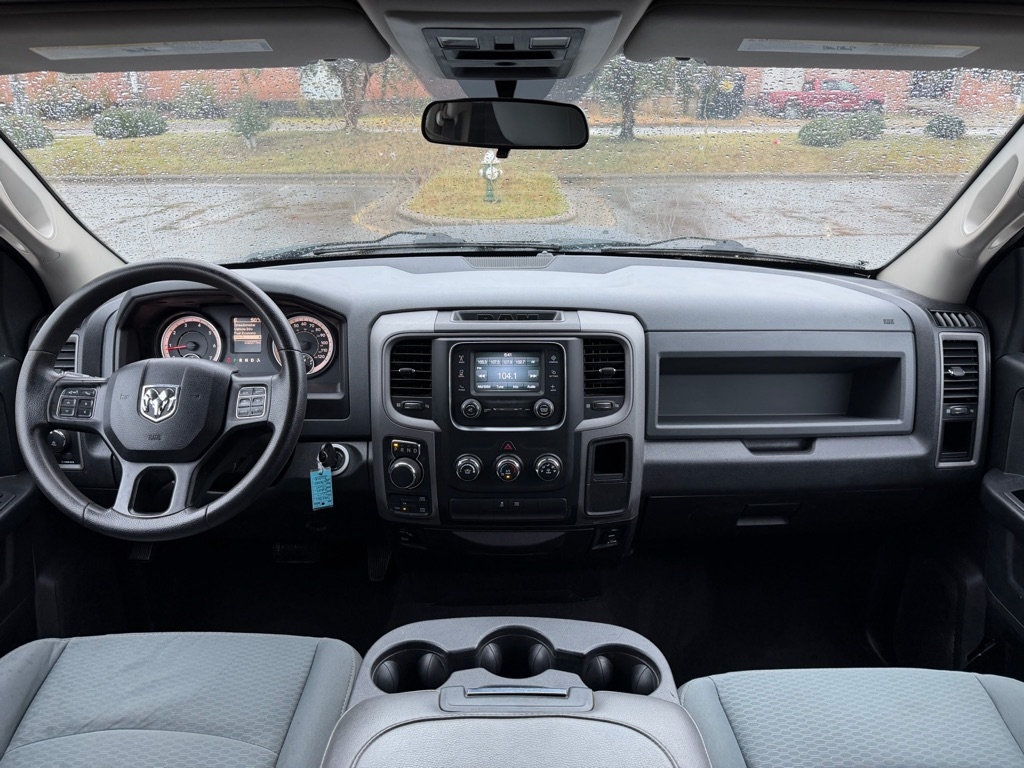 RAM 1500 Tradesman Quad Cab 4WD 2017