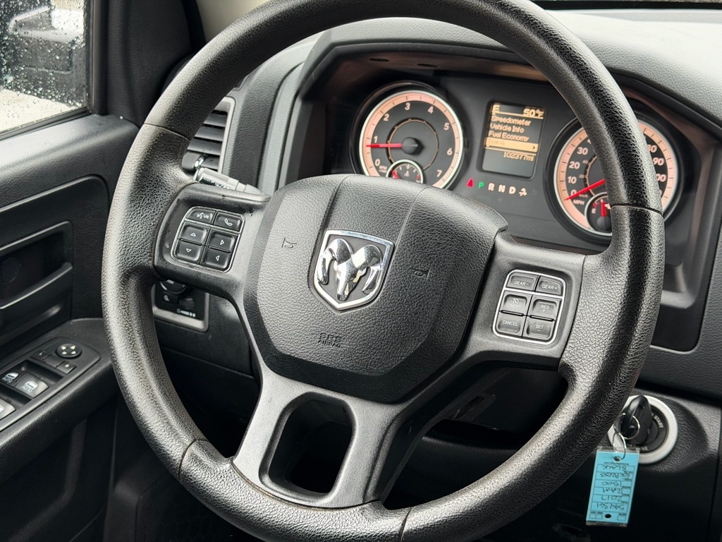 RAM 1500 Tradesman Quad Cab 4WD 2017