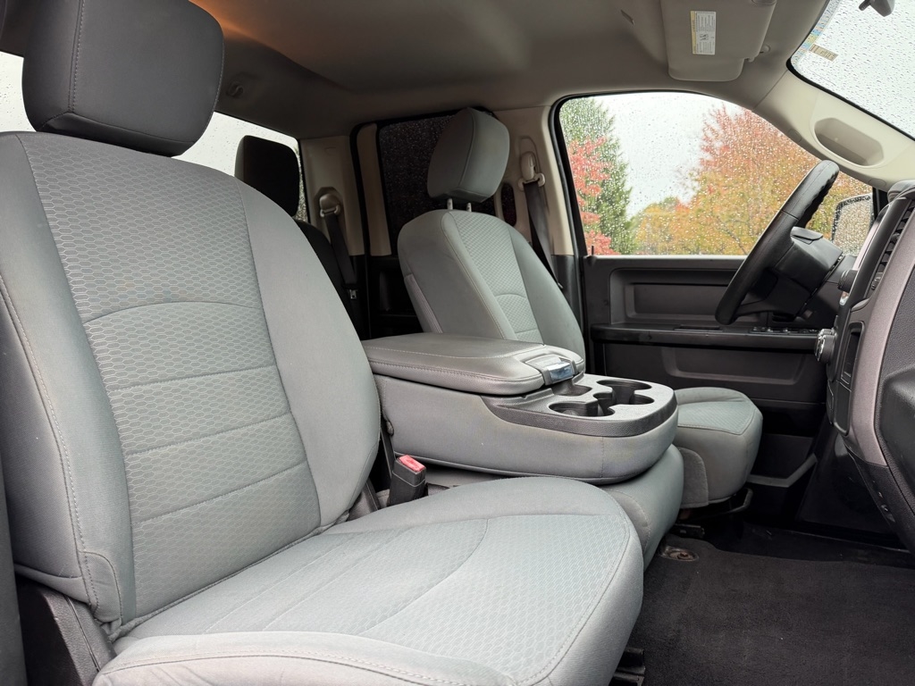 RAM 1500 Tradesman Quad Cab 4WD 2017