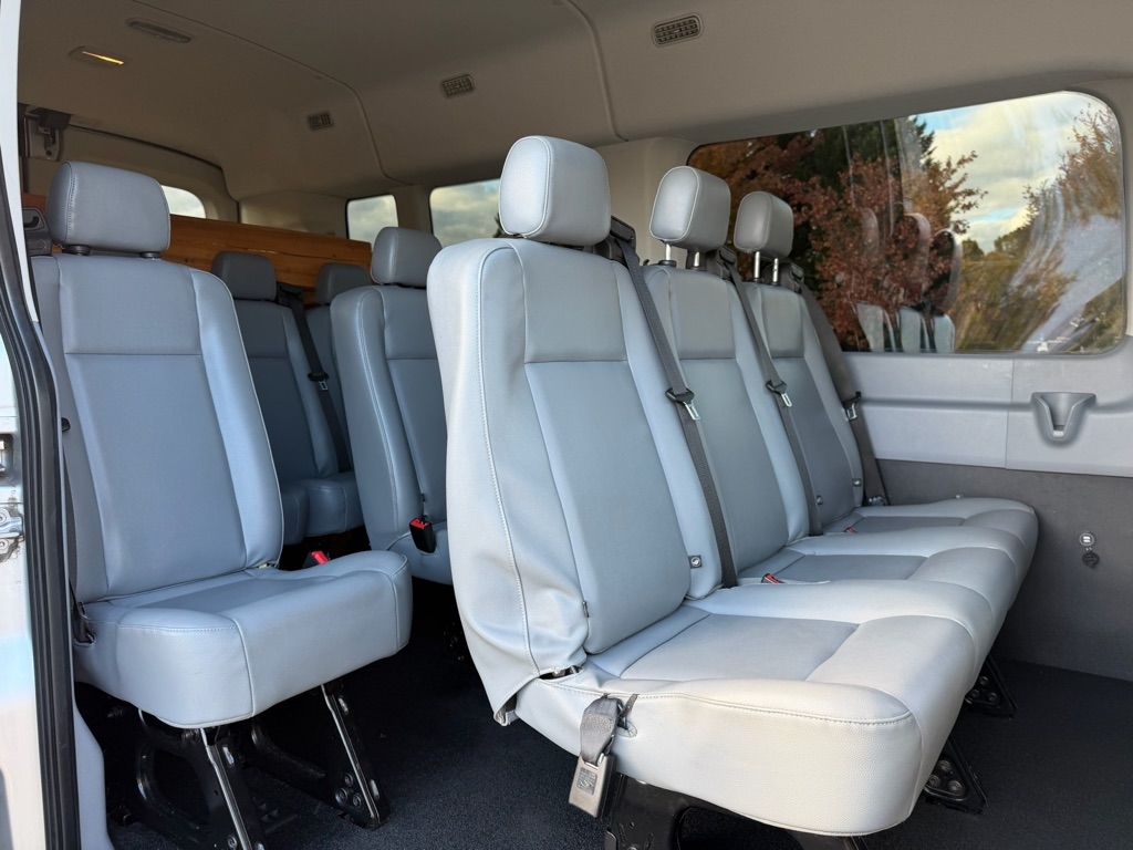 Ford Transit 350 Wagon Med. Roof XL w/Sliding Pass. 148-in. WB 2016