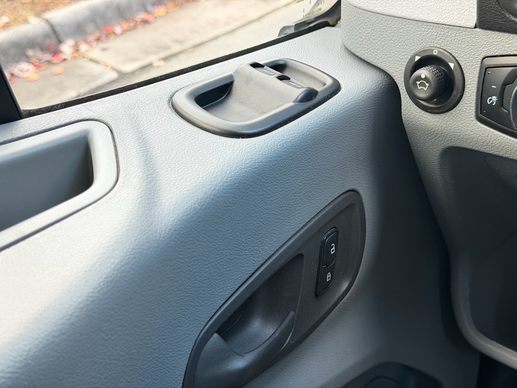 Ford Transit 350 Wagon Med. Roof XL w/Sliding Pass. 148-in. WB 2016