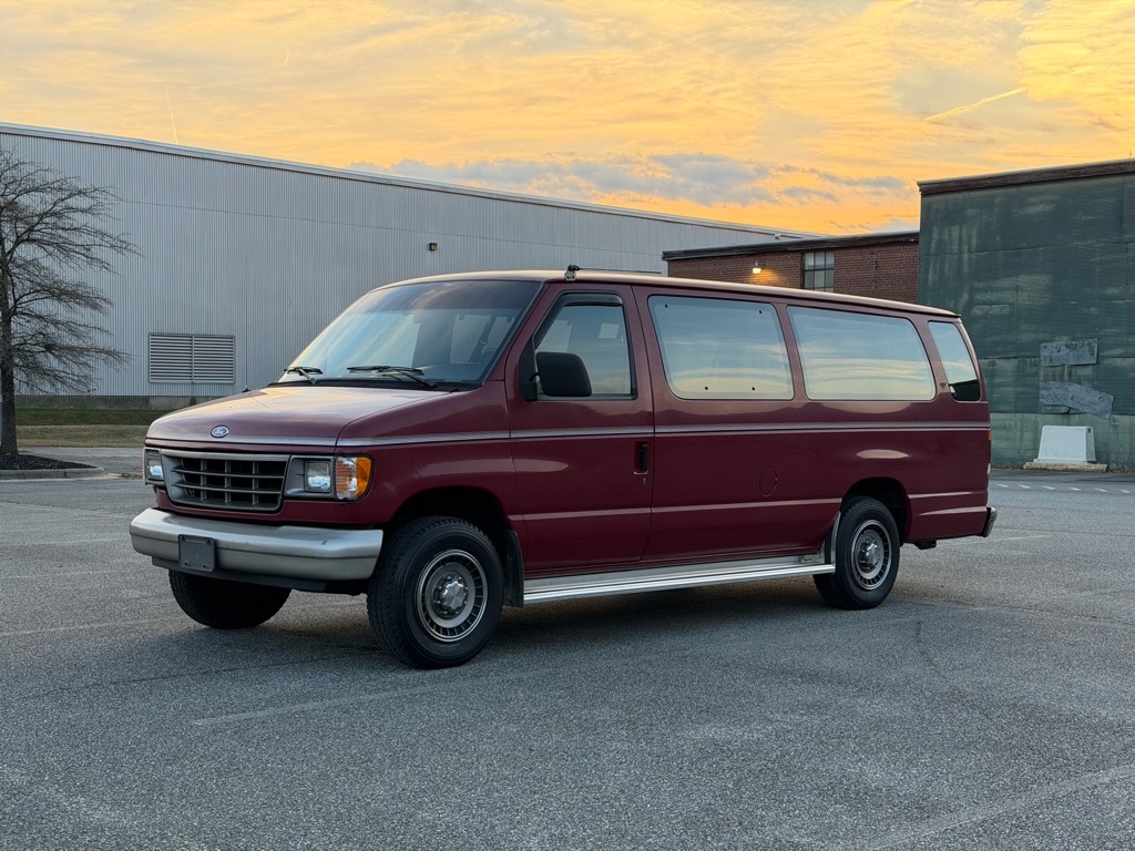 1992 Ford Club Wagon XLT Super