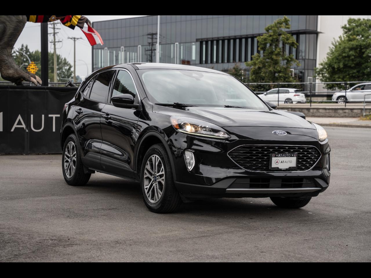 2022 Ford Escape SEL AWD - A/C, CarPlay, Alloys