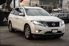 2016 Nissan Pathfinder SV 4WD - Alloys, Heated Seats