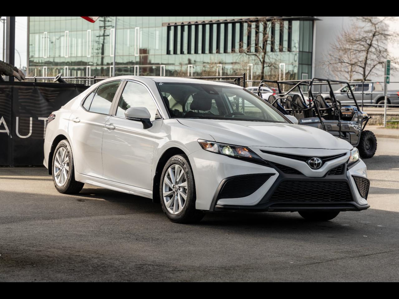 2024 Toyota Camry SE FWD