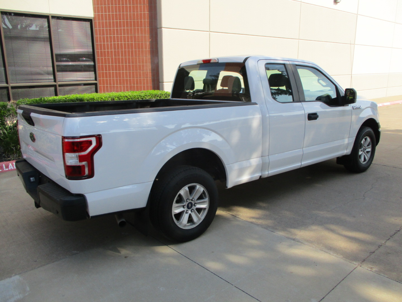 Ford F-150 XL SuperCab 6.5-ft. Bed 4WD 2020 Ford F-150 XL SuperCab 6.5-ft. Bed 4WD 2020
