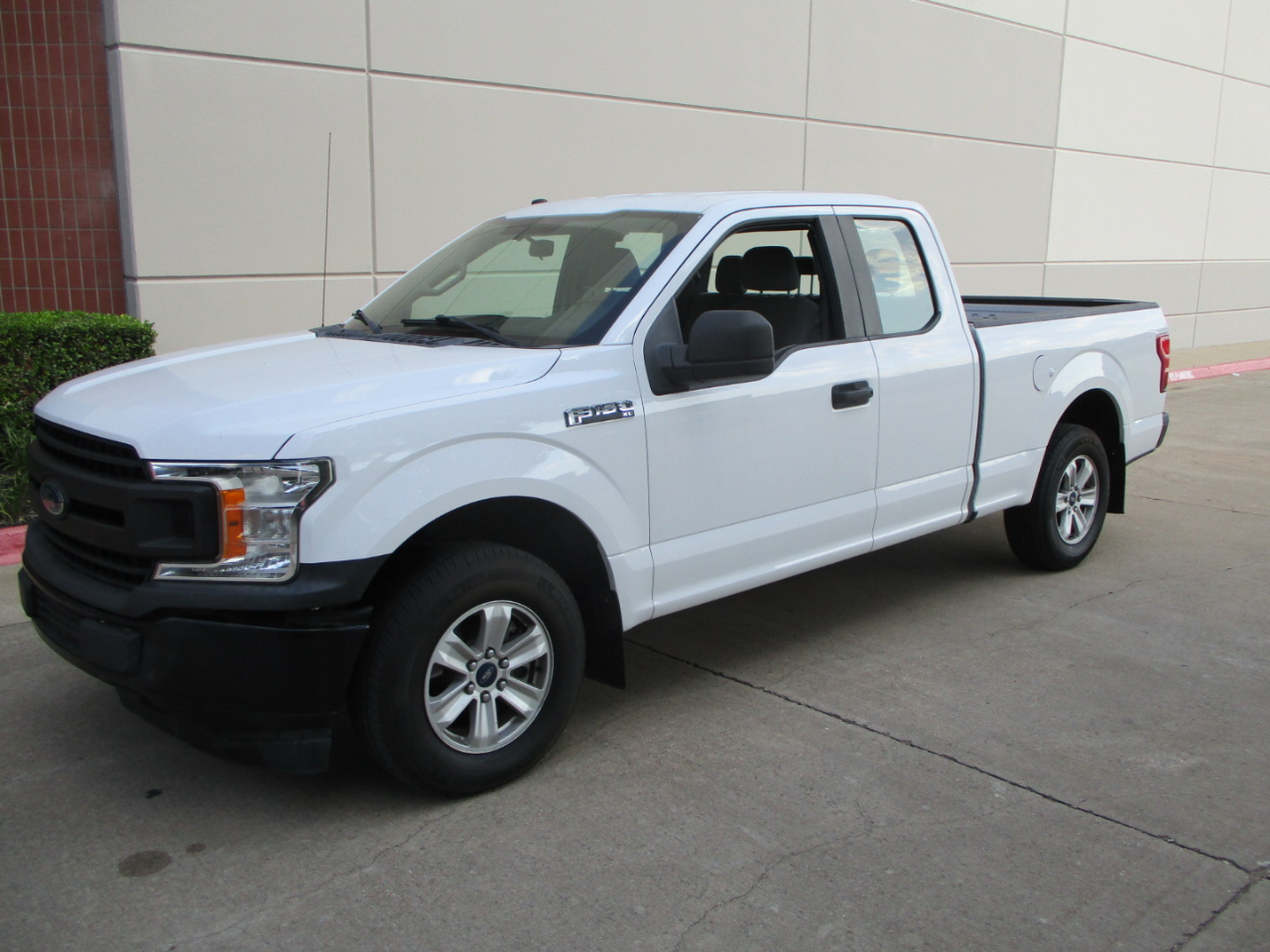 Ford F-150 XL SuperCab 6.5-ft. Bed 4WD 2020 Ford F-150 XL SuperCab 6.5-ft. Bed 4WD 2020