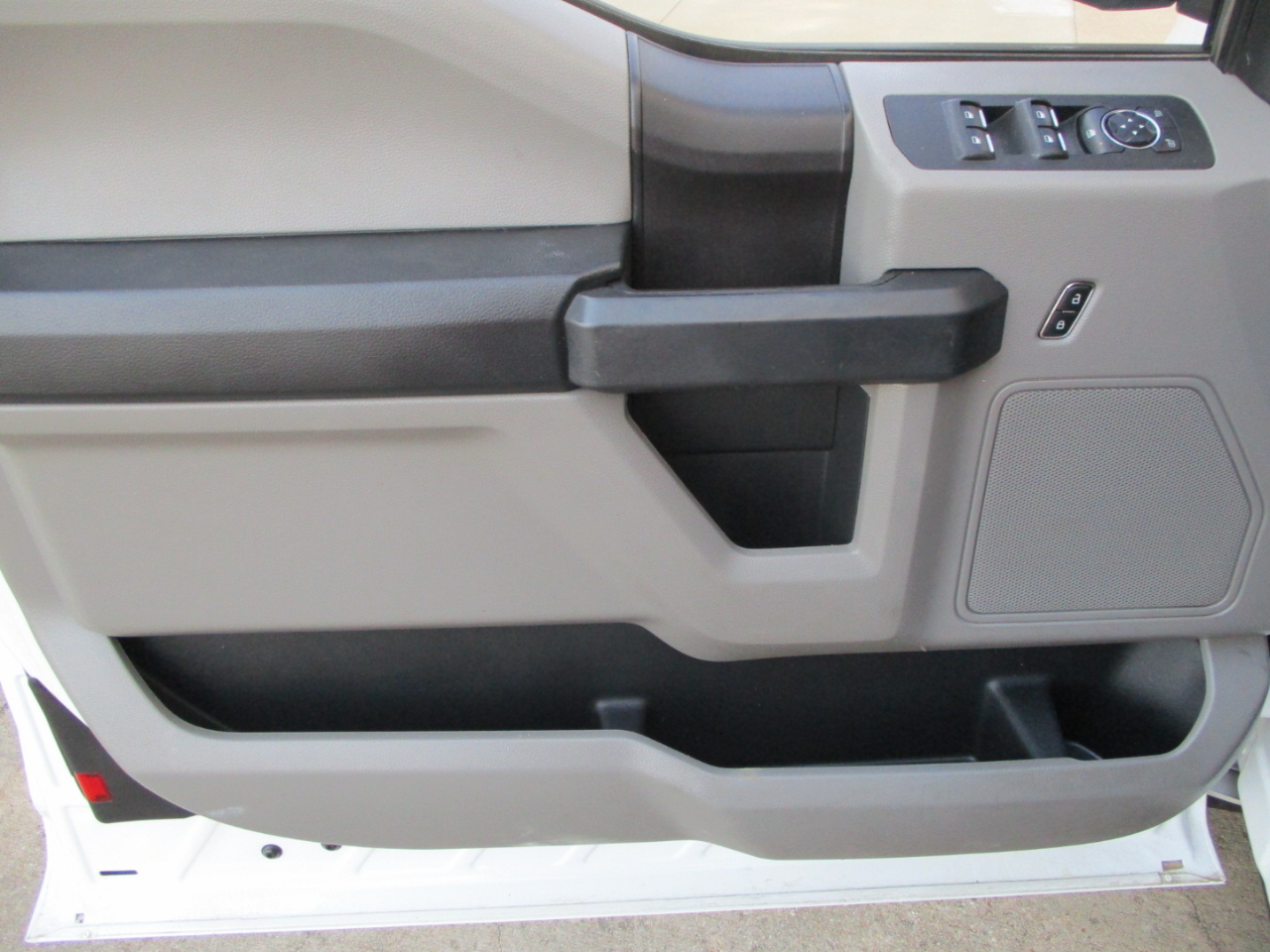 Ford F-150 XL SuperCab 6.5-ft. Bed 4WD 2020 Ford F-150 XL SuperCab 6.5-ft. Bed 4WD 2020