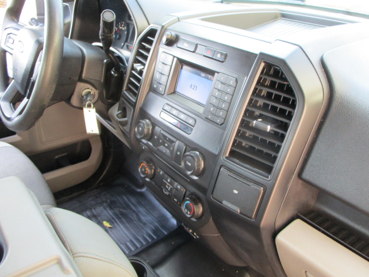 Ford F-150 XL SuperCab 6.5-ft. Bed 4WD 2020 Ford F-150 XL SuperCab 6.5-ft. Bed 4WD 2020