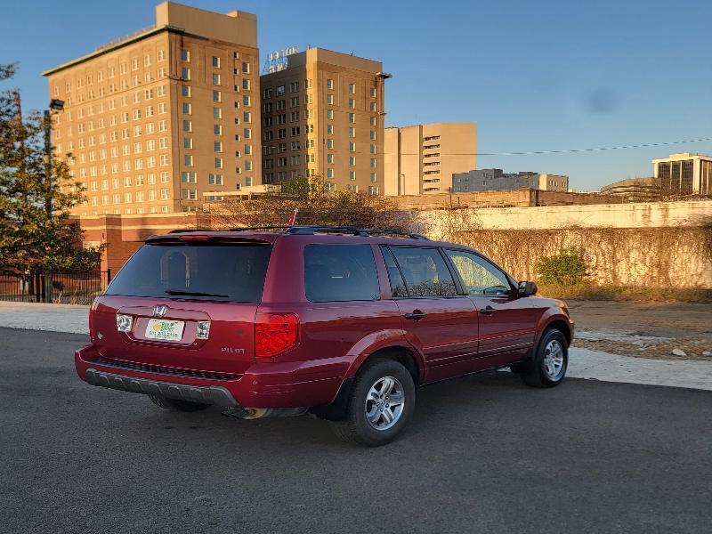 Honda Pilot EX w/ Leather and Navigation 2005