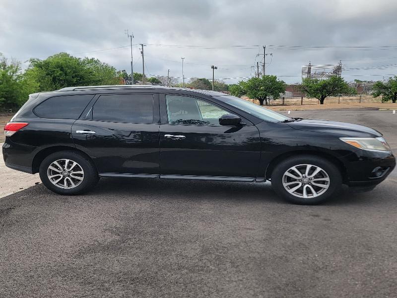 Nissan Pathfinder 2WD 4dr SV 2013