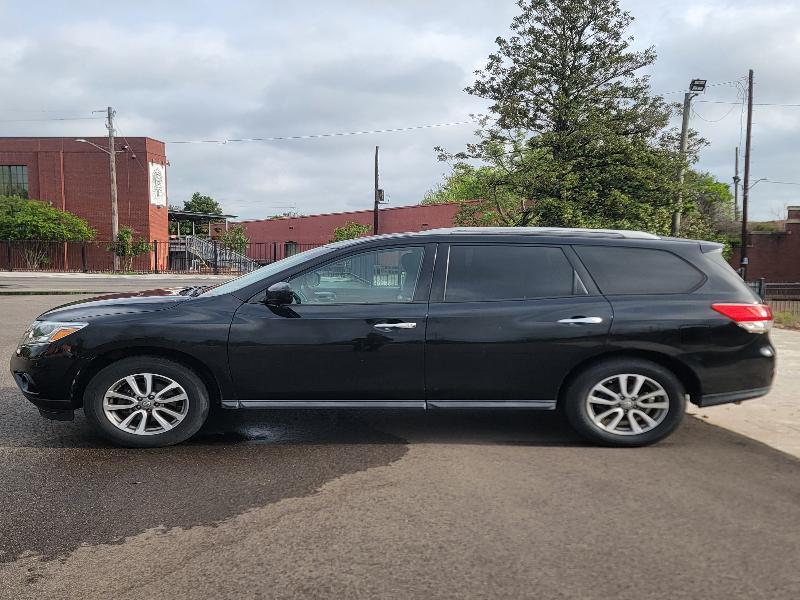 Nissan Pathfinder 2WD 4dr SV 2013