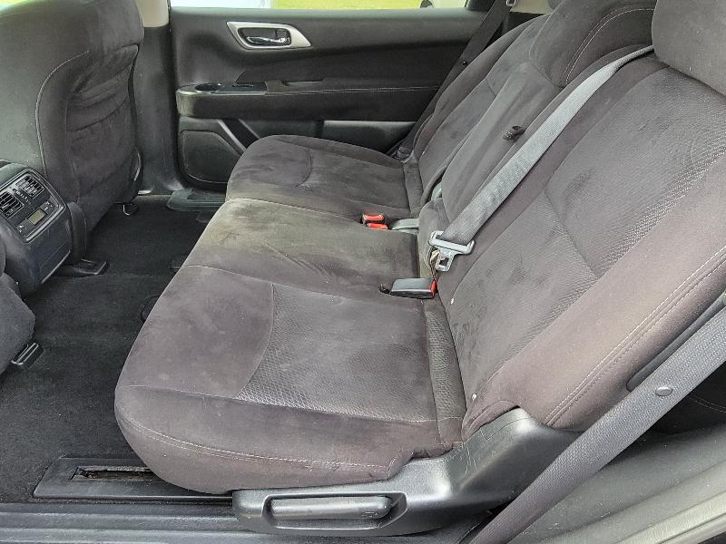 Nissan Pathfinder 2WD 4dr SV 2013