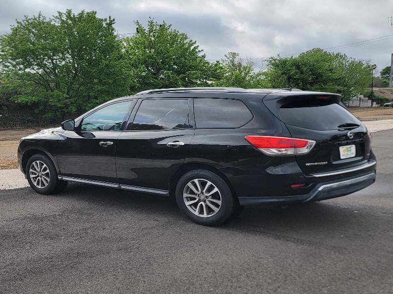 Nissan Pathfinder 2WD 4dr SV 2013