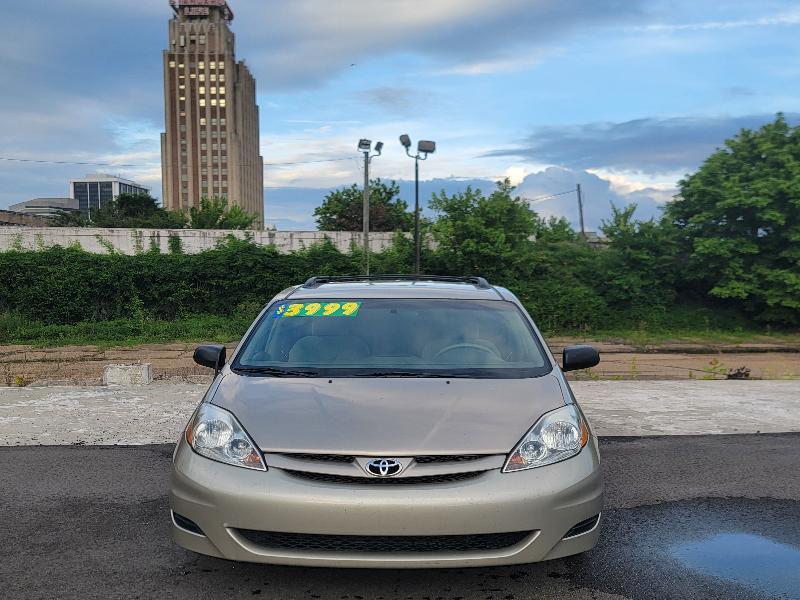 Toyota Sienna LE FWD 8-Passenger Seating 2008