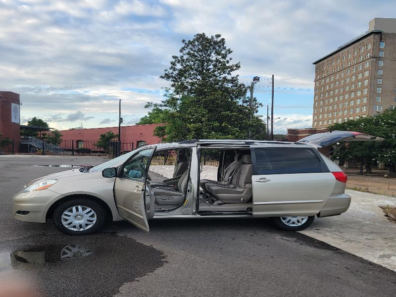 Toyota Sienna LE FWD 8-Passenger Seating 2008