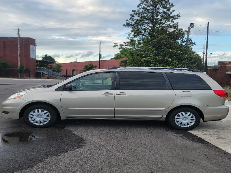 Toyota Sienna LE FWD 8-Passenger Seating 2008