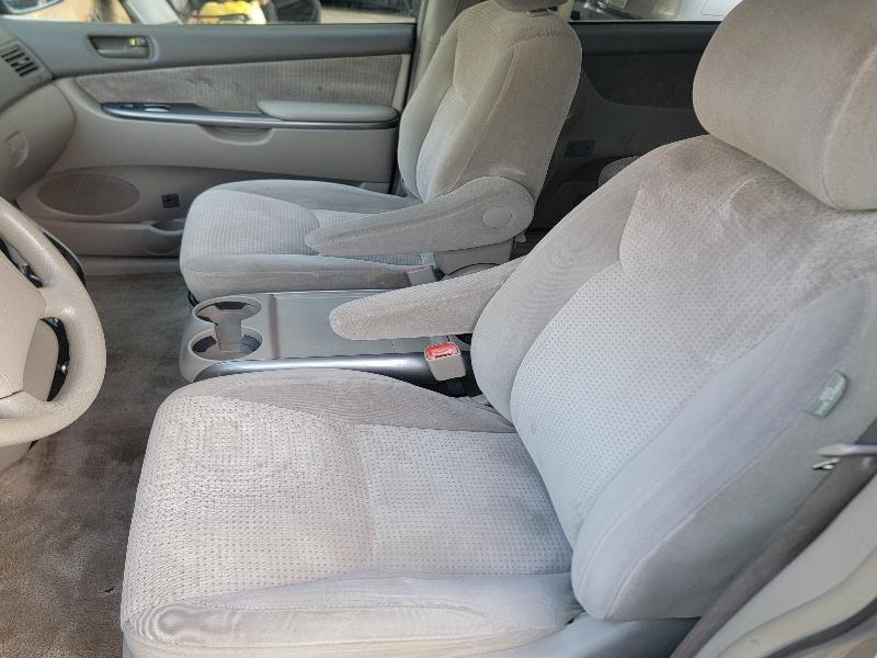 Toyota Sienna LE FWD 8-Passenger Seating 2008