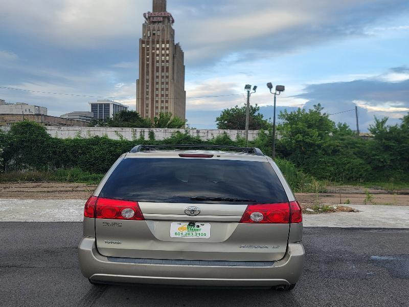 Toyota Sienna LE FWD 8-Passenger Seating 2008